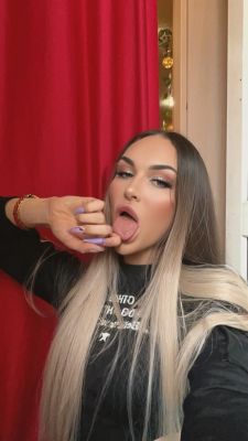 Арья С СЮРПРИЗОМ , ню-фото